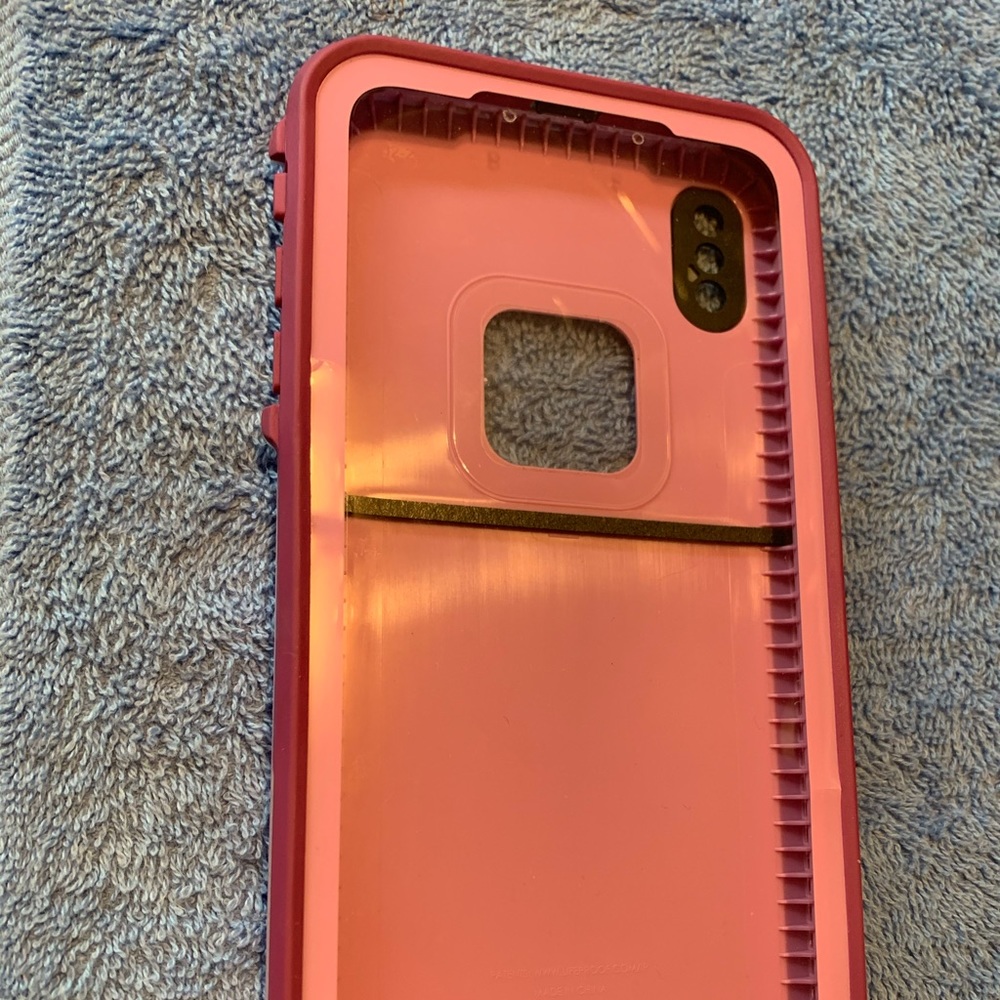Brand new iPhone XS Max life proof case